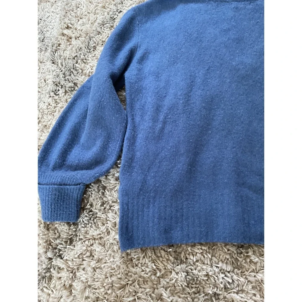 Elan Womens Blue Fuzzy V-Neck Sweater‎ Long Sleeve Ribbed Cuffs Size Medium